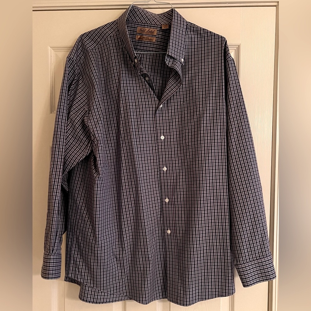 Roundtree and Yorke Gold Label men’s navy and dark red plaid button down shirt